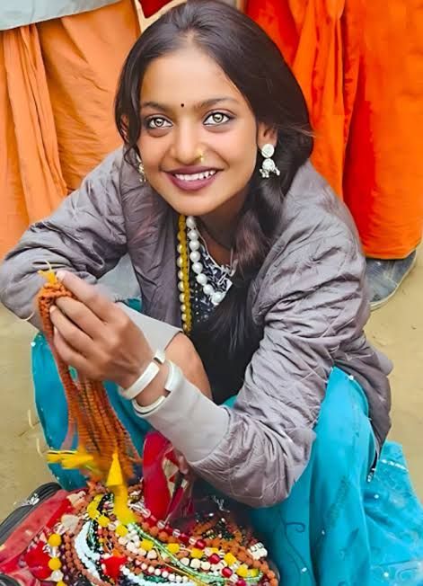 महाकुंभ की मोनालिसा
