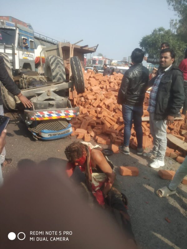 Kanpur Braking-डंपर ने लोडेड ट्रैक्टर को मारी जोरदार टक्कर,